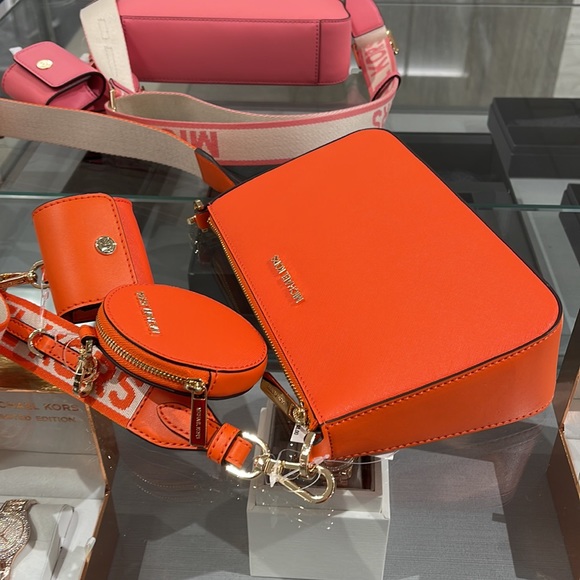 MICHAEL KORS JET SET TRAVEL SMALL SHOULDER CROSSBODY BAG WITH TECH ATTCH AIRPOD - Picture 11 of 16